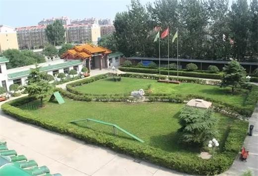 北京校区校园.jpg